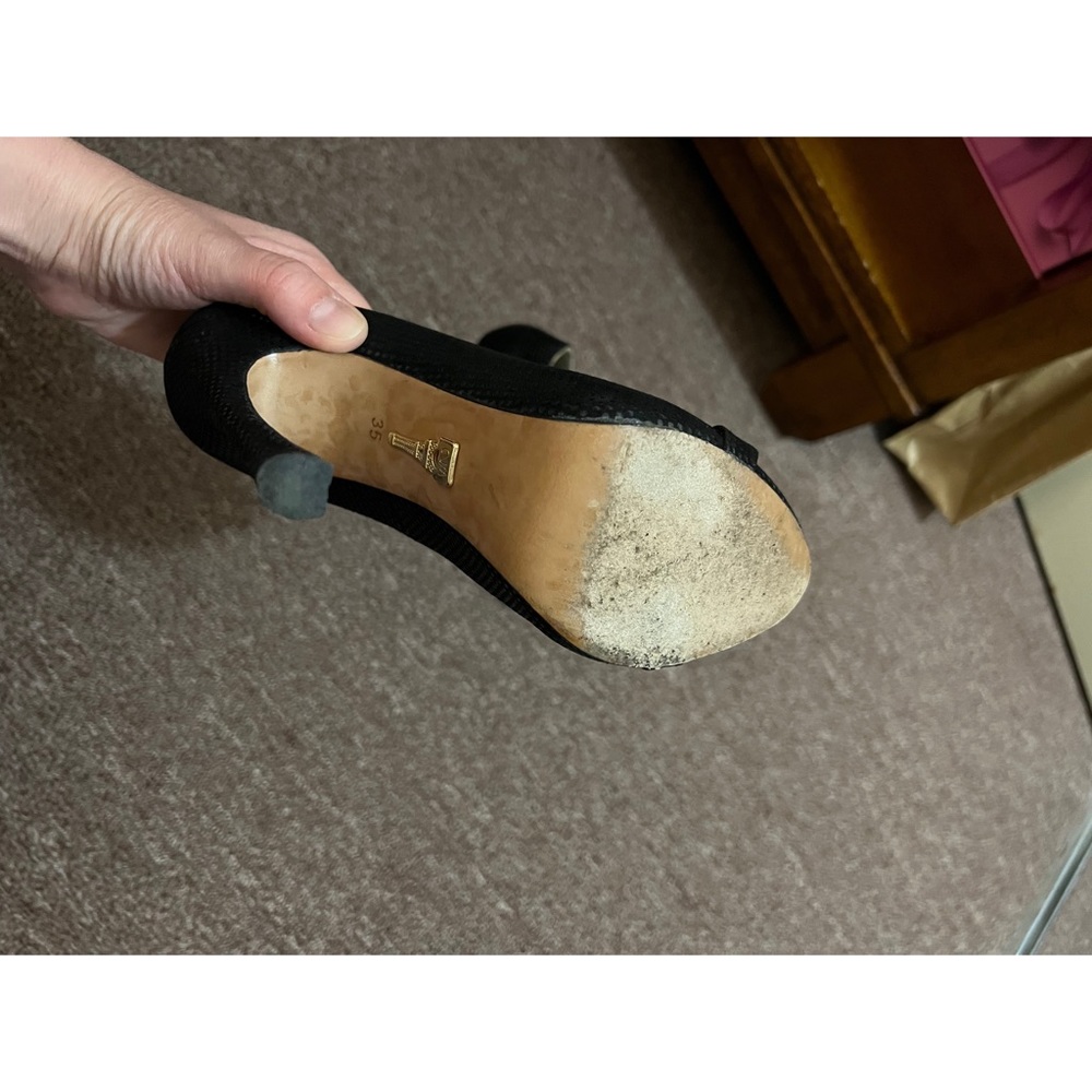 Shoes - Picture 6 of 8